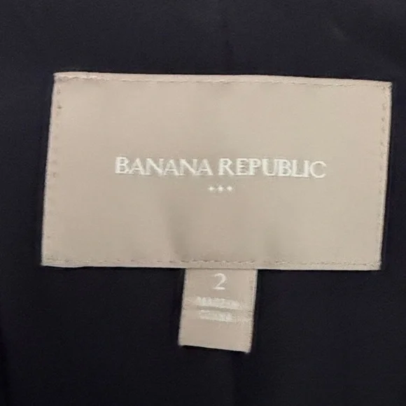 Banana Republic Dark Pinstripe Blazer, size 2, as new condition - Picture 2 of 6